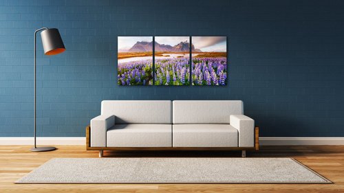 Obraz Horská krajina s květinami - 150 x 70 cm (3 dílný)