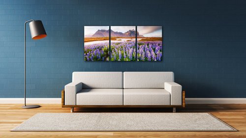 Obraz Horská krajina s květinami - 150 x 70 cm (3 dílný)